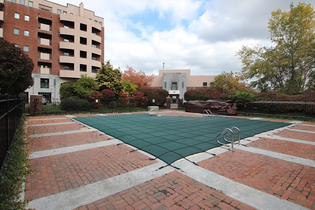 Chelsea, Massachusetts 02150, United States, 2 Bedrooms Bedrooms, ,2 BathroomsBathrooms,Residential,Active,235521