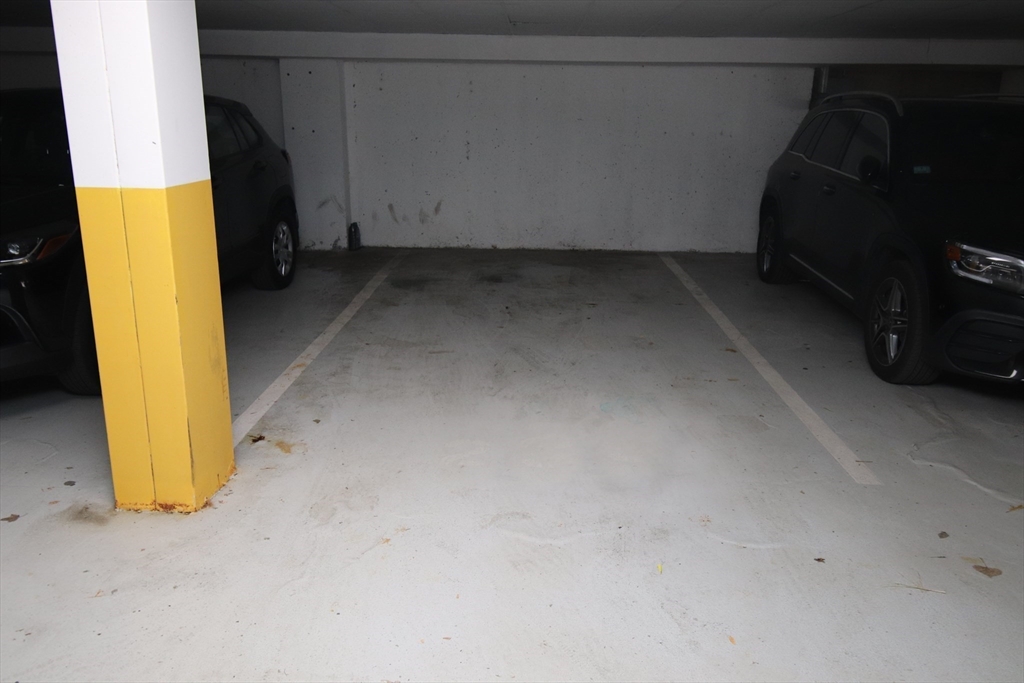 Chelsea, Massachusetts 02150, United States, 2 Bedrooms Bedrooms, ,2 BathroomsBathrooms,Residential,Active,235521