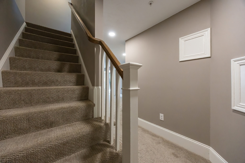 Franklin, Massachusetts 02038, United States, 3 Bedrooms Bedrooms, ,4 BathroomsBathrooms,Residential,Active,201803