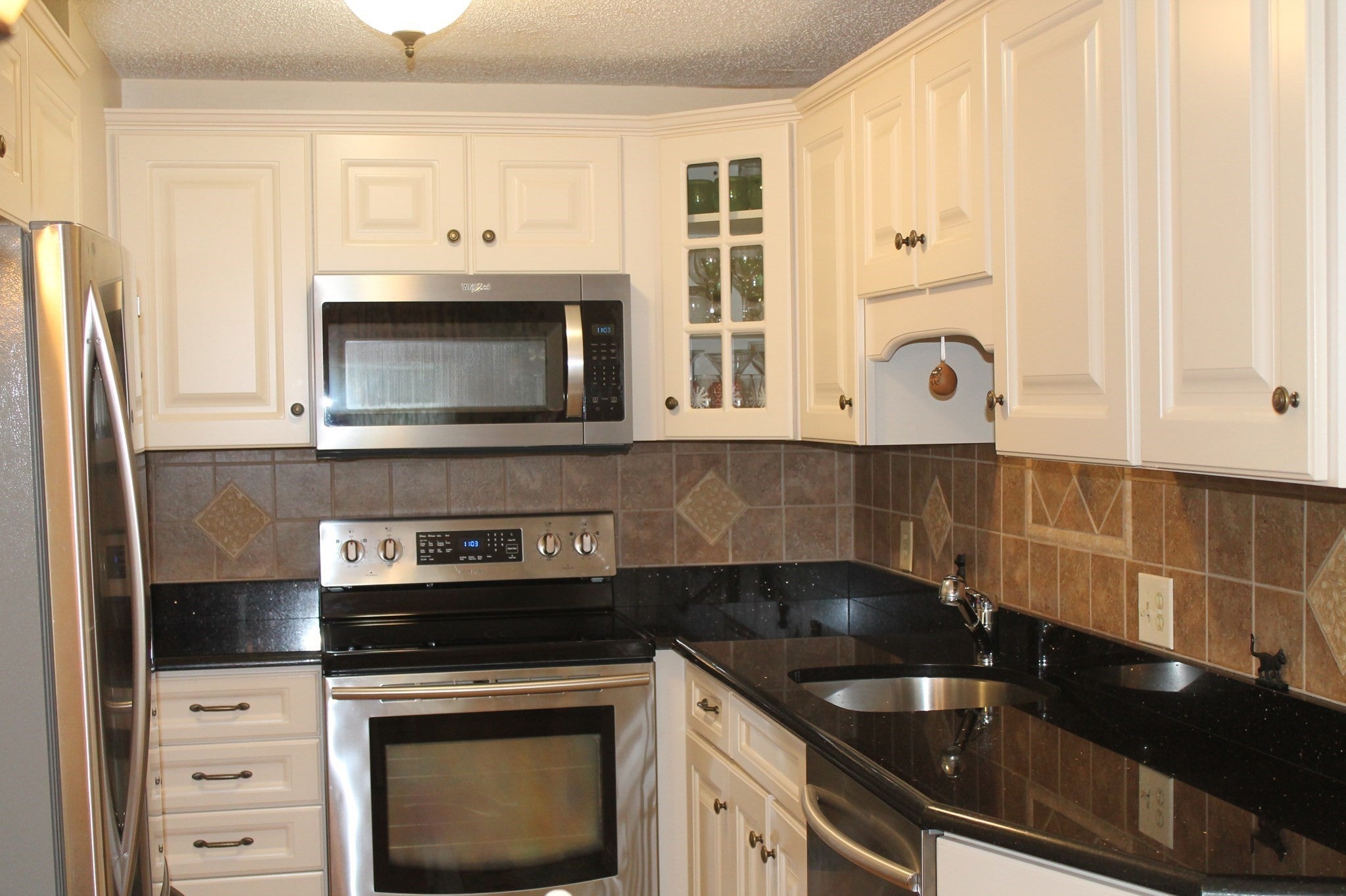 402 Twin Lakes Dr 402