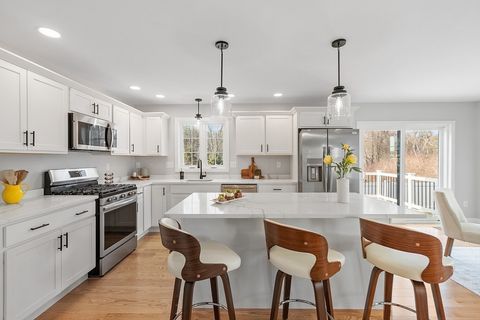 711 Massachusetts Avenue 2 Lunenburg MA 01462