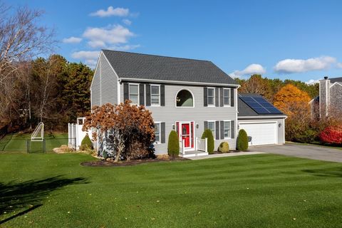 19 Oak Bluff Rd Bourne MA 02562