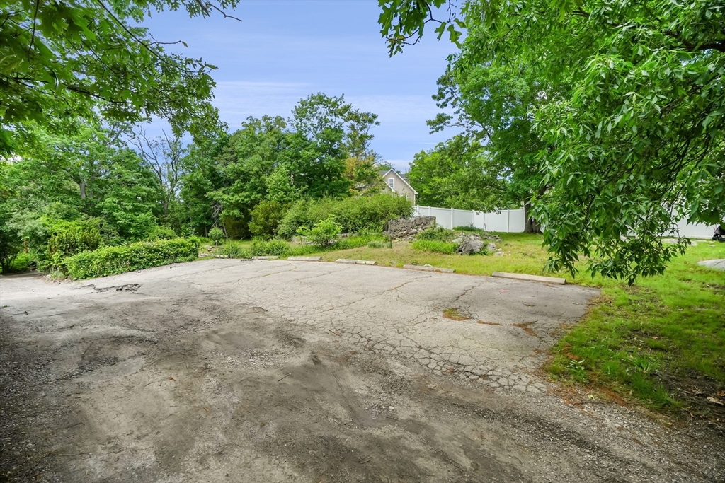 12 Bungalow Rd