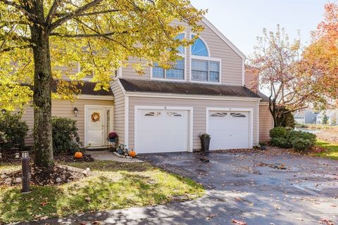 18 Teal Cir 18 Walpole MA 02081