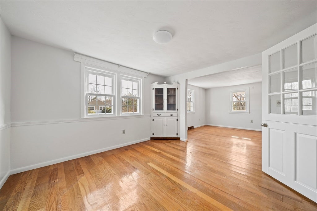 197 Circuit St, Hanover, MA Photo #9