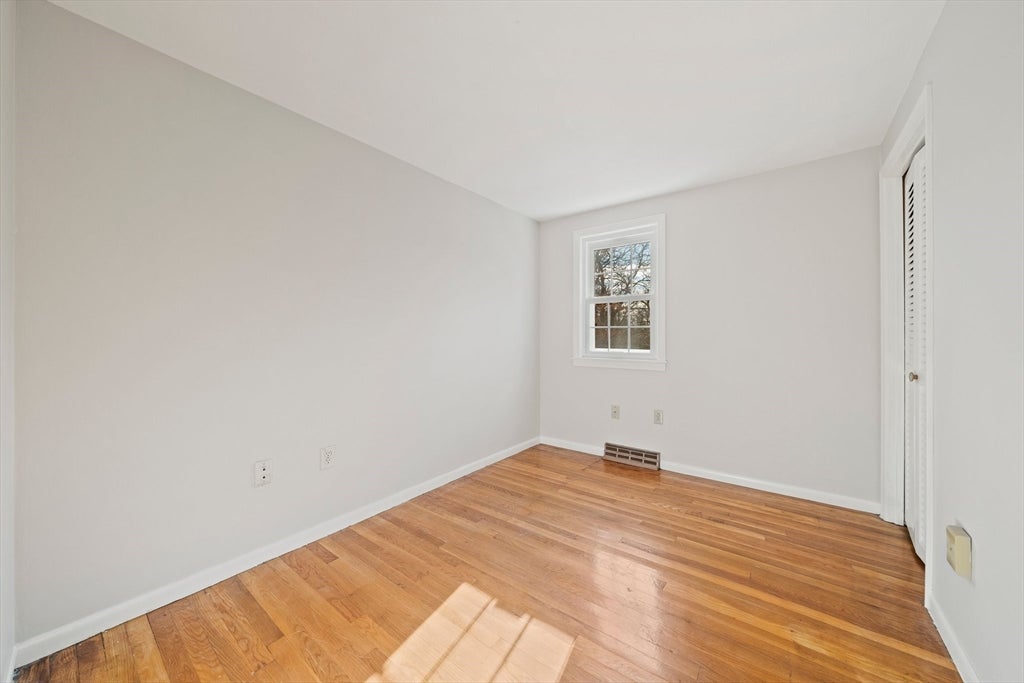 197 Circuit St, Hanover, MA Photo #26