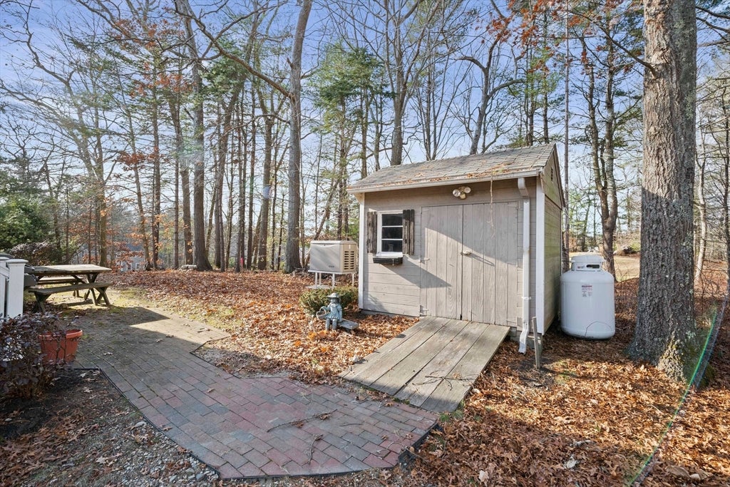 197 Circuit St, Hanover, MA Photo #33