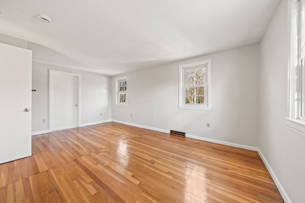 197 Circuit St, Hanover, MA Photo #28
