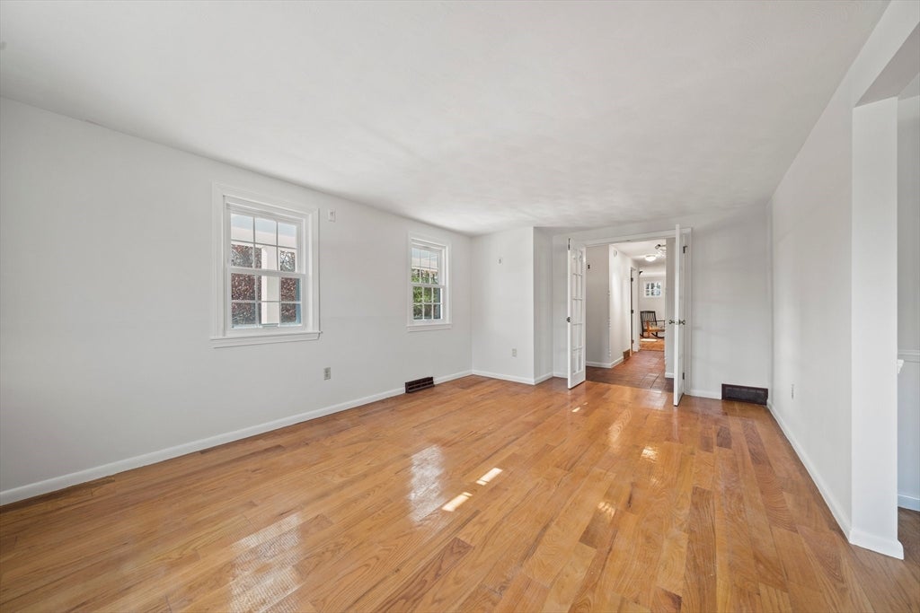 197 Circuit St, Hanover, MA Photo #11