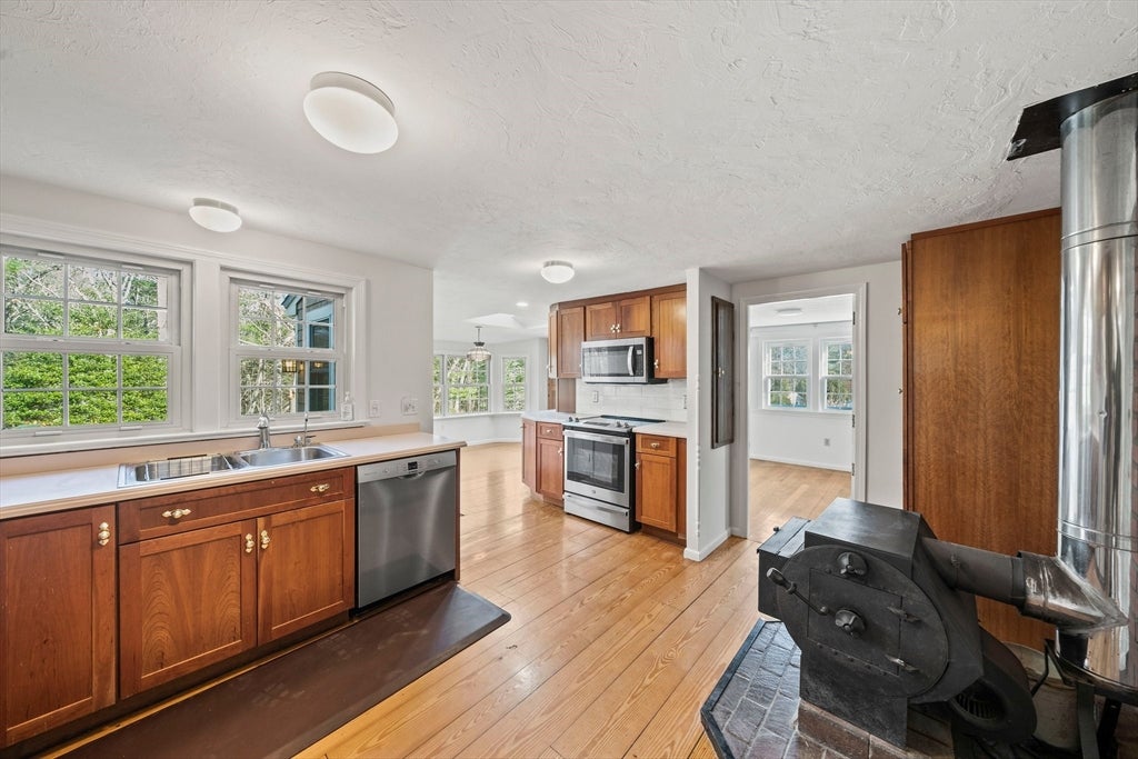 197 Circuit St, Hanover, MA Photo #8