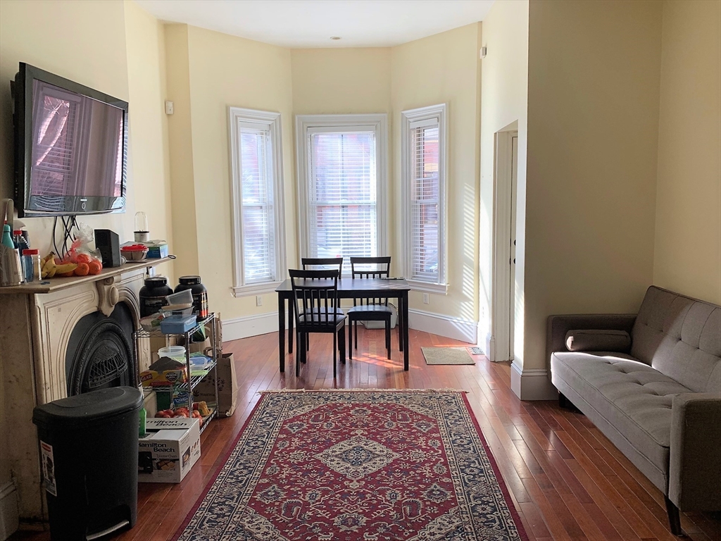 Click for 21 Worthington St #1, Boston, MA slideshow