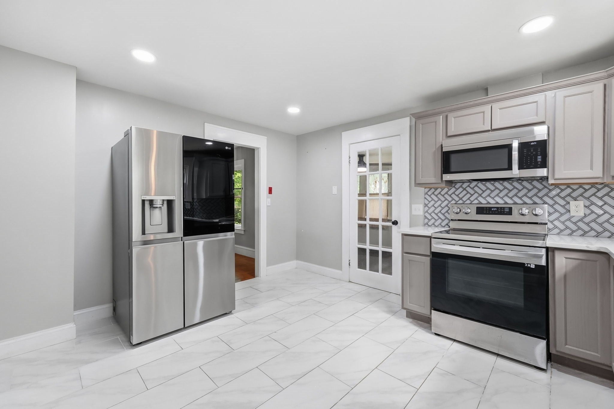 43 Eddywood St, Springfield, MA, 43 Eddywood St, Springfield, MA Photo #8