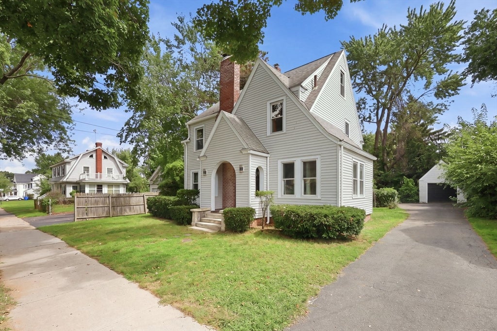 43 Eddywood St, Springfield, MA Photo #2