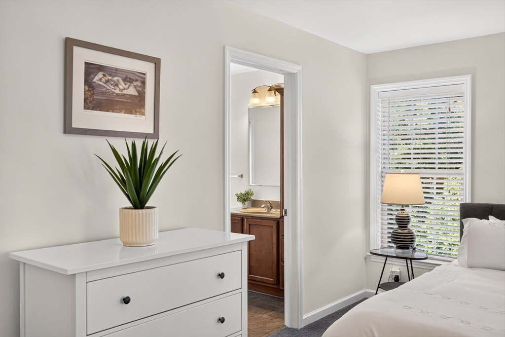 8 Leeward Passage