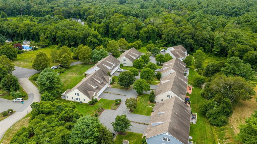 17 Eighth Green Drive