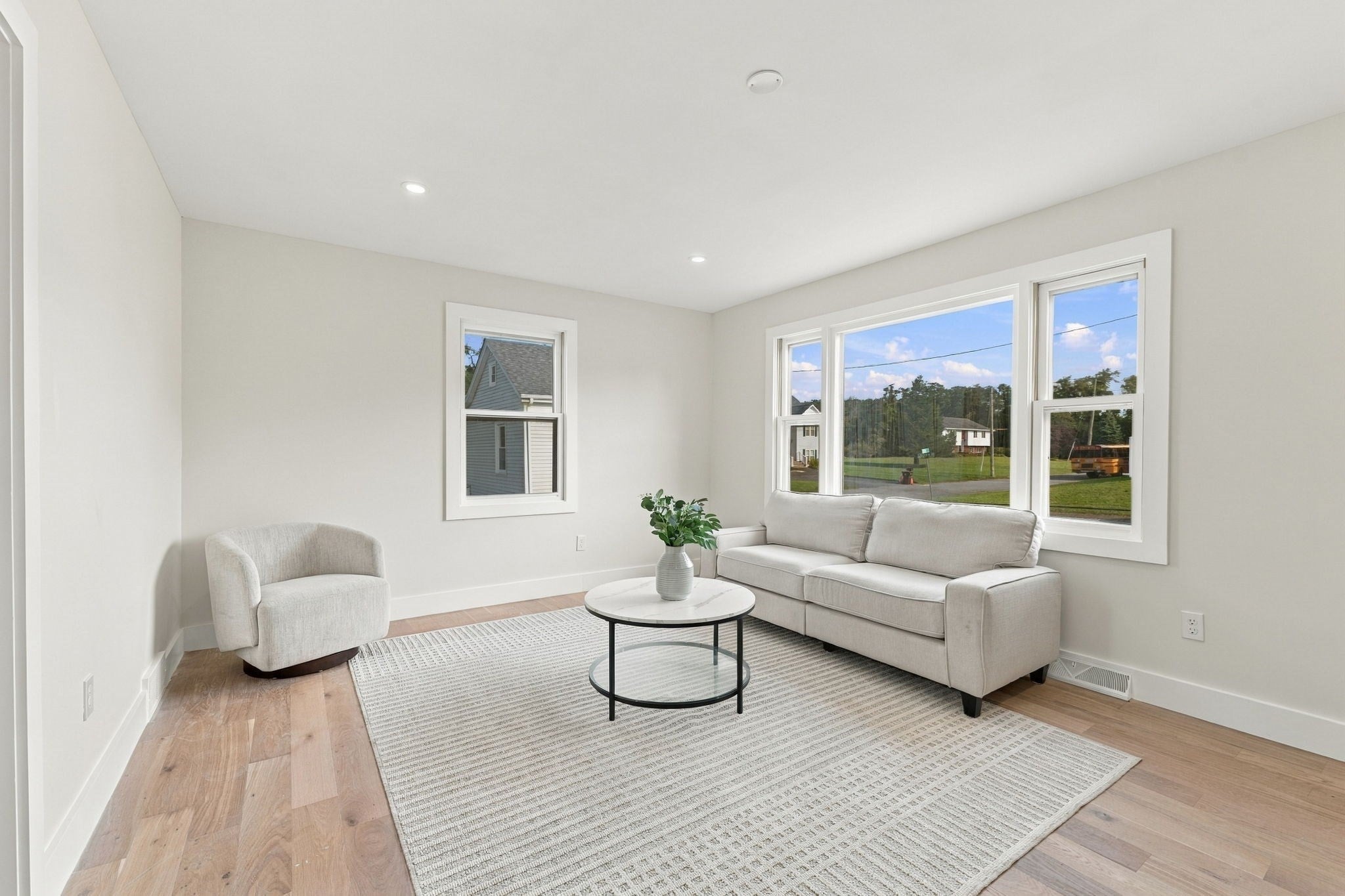 26 Gorham St, Dartmouth, MA, 26 Gorham St, Dartmouth, MA Photo #4