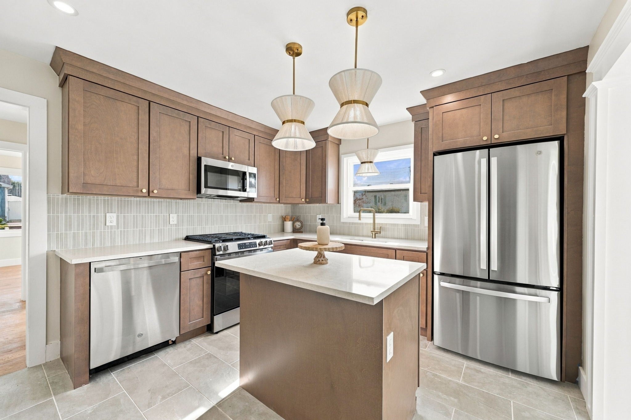 26 Gorham St, Dartmouth, MA, 26 Gorham St, Dartmouth, MA Photo #7