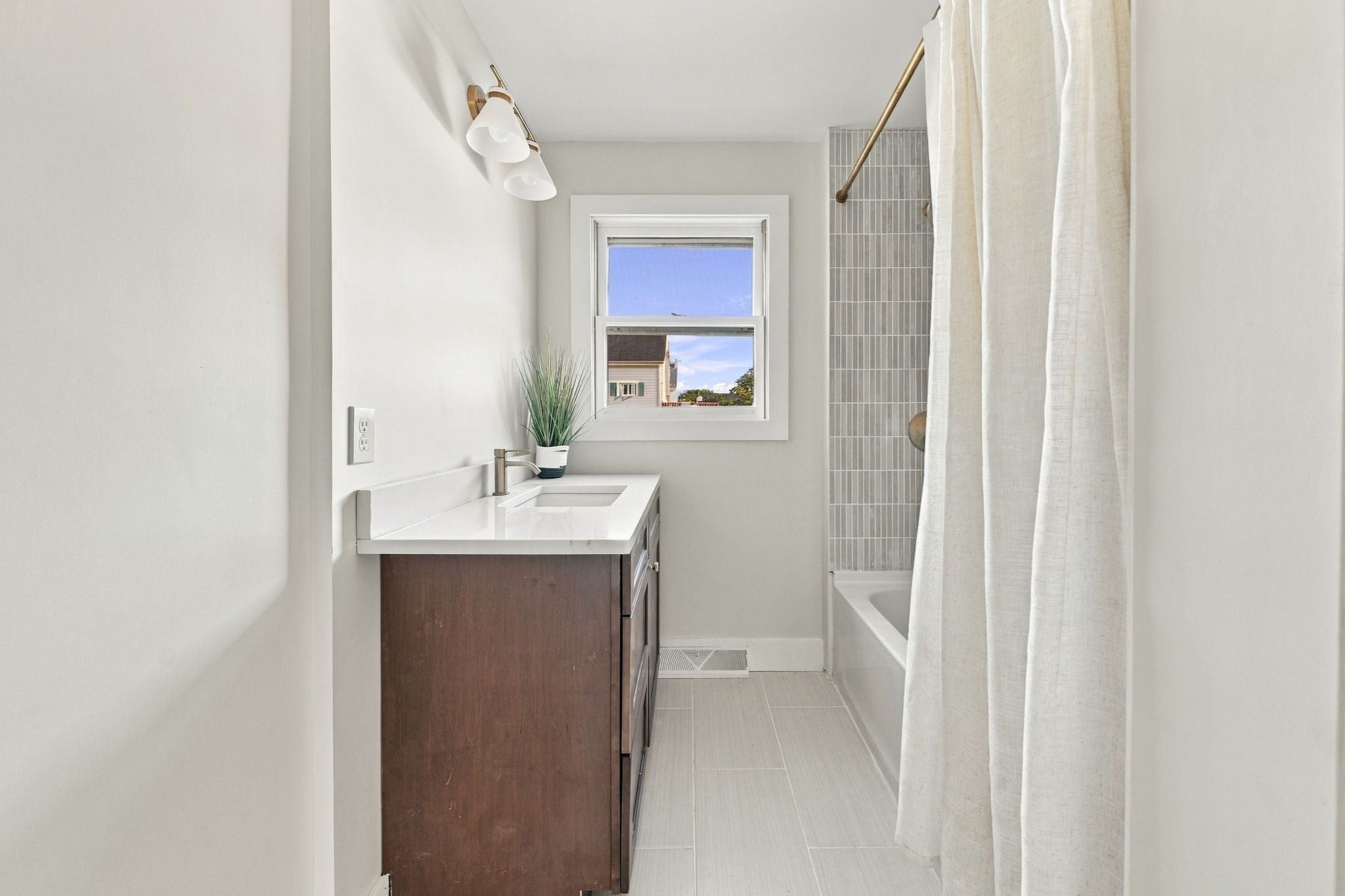 26 Gorham St, Dartmouth, MA, 26 Gorham St, Dartmouth, MA Photo #14