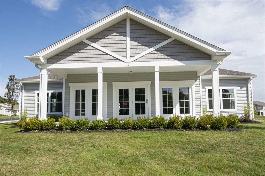 Millbury, Massachusetts 01527, United States, 2 Bedrooms Bedrooms, ,2 BathroomsBathrooms,Residential,Active,210356