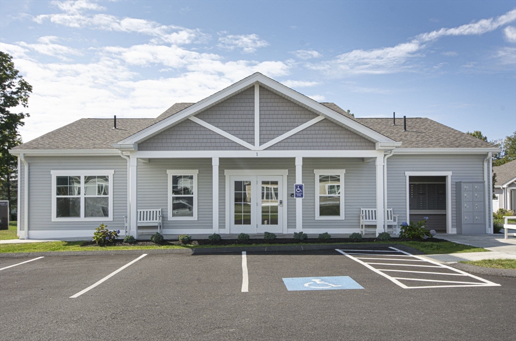 Millbury, Massachusetts 01527, United States, 2 Bedrooms Bedrooms, ,2 BathroomsBathrooms,Residential,Active,210356