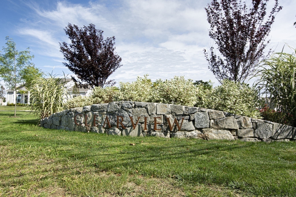 Millbury, Massachusetts 01527, United States, 2 Bedrooms Bedrooms, ,2 BathroomsBathrooms,Residential,Active,210356