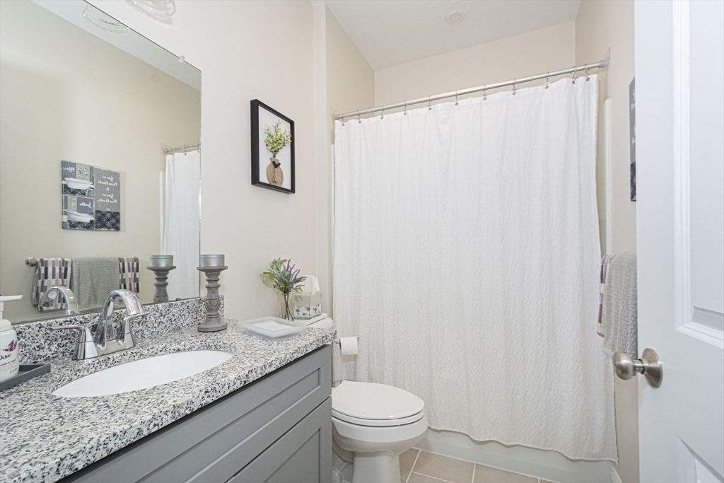 Millbury, Massachusetts 01527, United States, 2 Bedrooms Bedrooms, ,2 BathroomsBathrooms,Residential,Active,210356