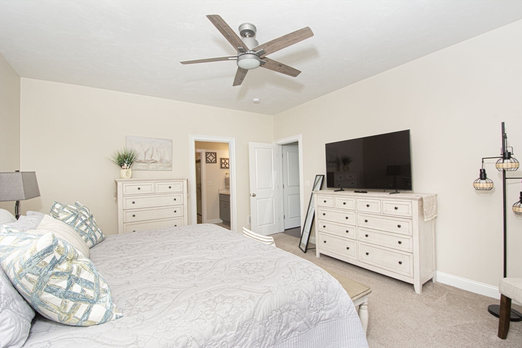 Millbury, Massachusetts 01527, United States, 2 Bedrooms Bedrooms, ,2 BathroomsBathrooms,Residential,Active,210356