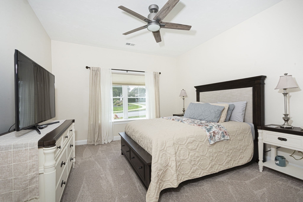 Millbury, Massachusetts 01527, United States, 2 Bedrooms Bedrooms, ,2 BathroomsBathrooms,Residential,Active,210356