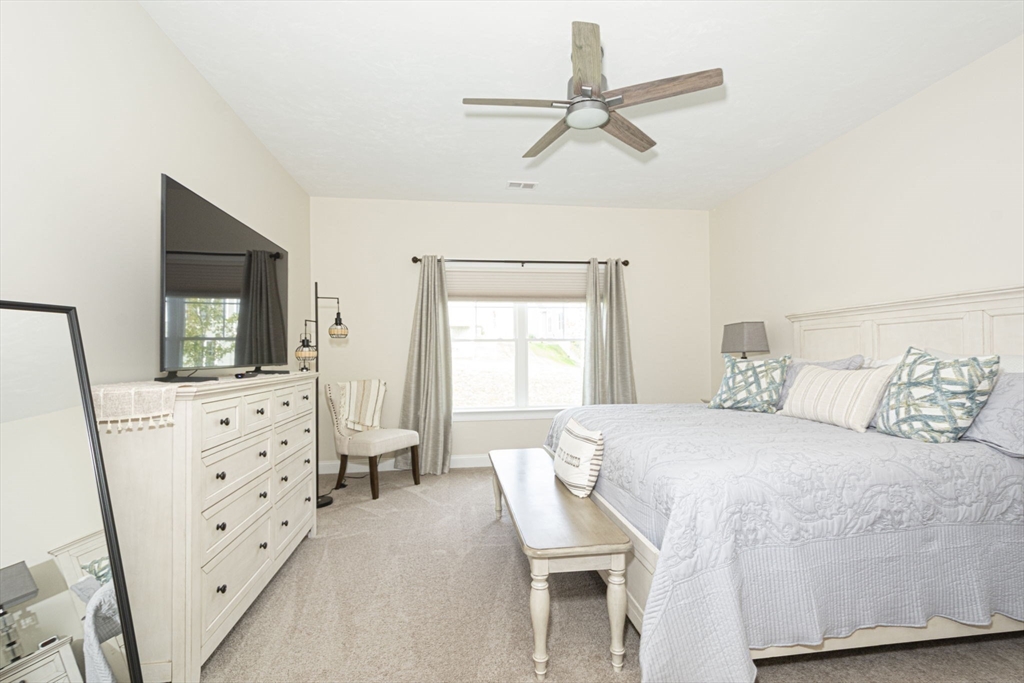 Millbury, Massachusetts 01527, United States, 2 Bedrooms Bedrooms, ,2 BathroomsBathrooms,Residential,Active,210356