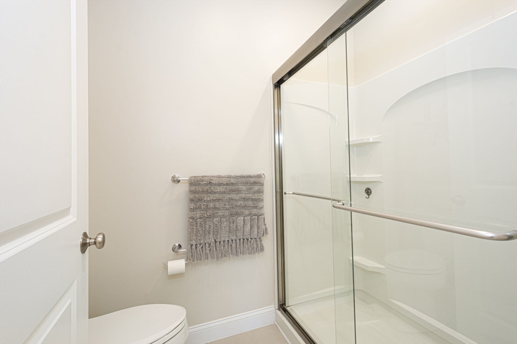 Millbury, Massachusetts 01527, United States, 2 Bedrooms Bedrooms, ,2 BathroomsBathrooms,Residential,Active,210356