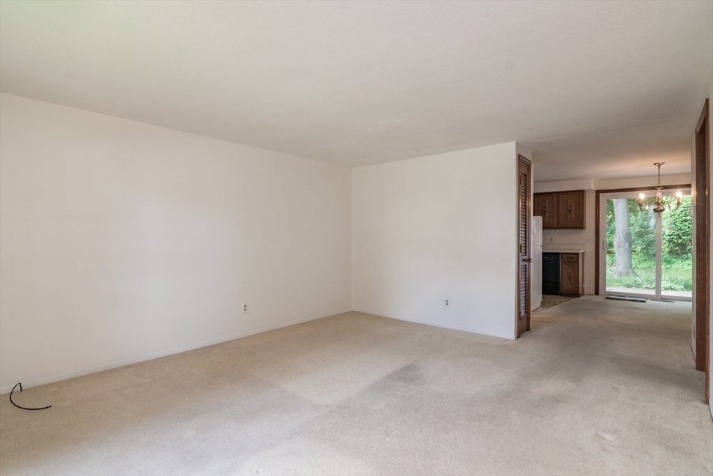 15 Plantation Dr 15