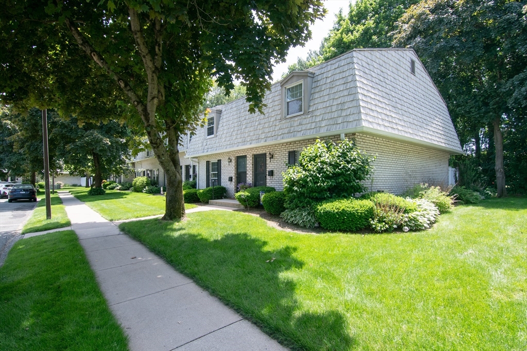 15 Plantation Dr 15