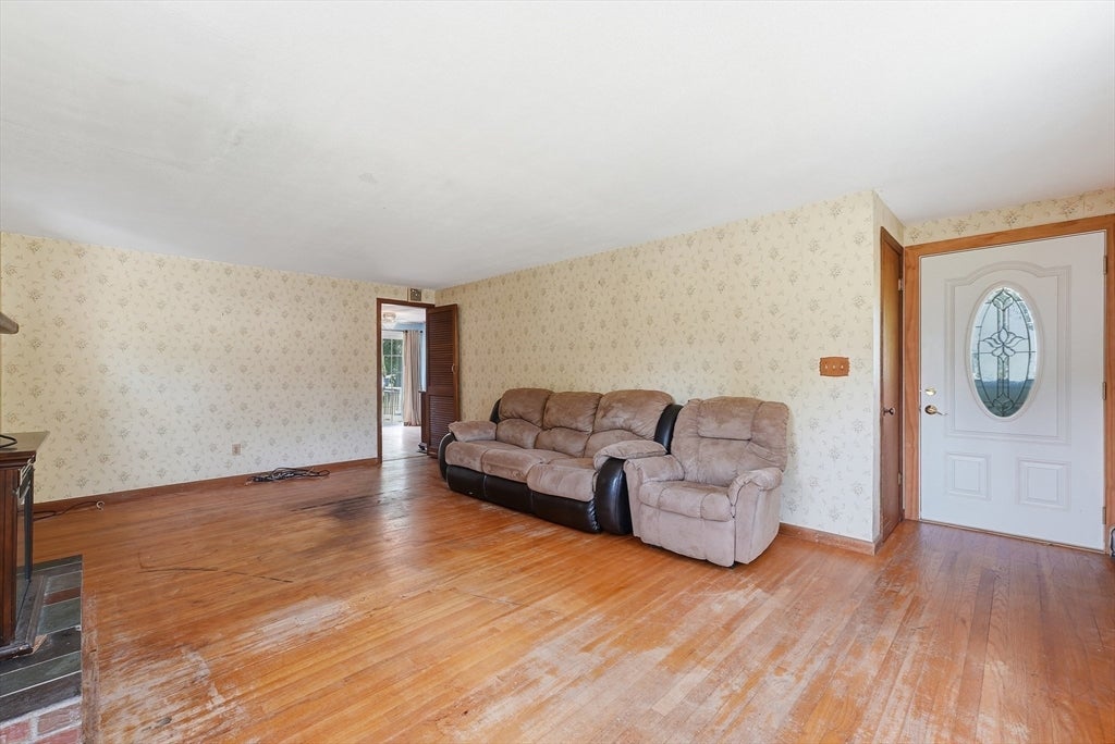60 S West St, Agawam, MA Photo #24