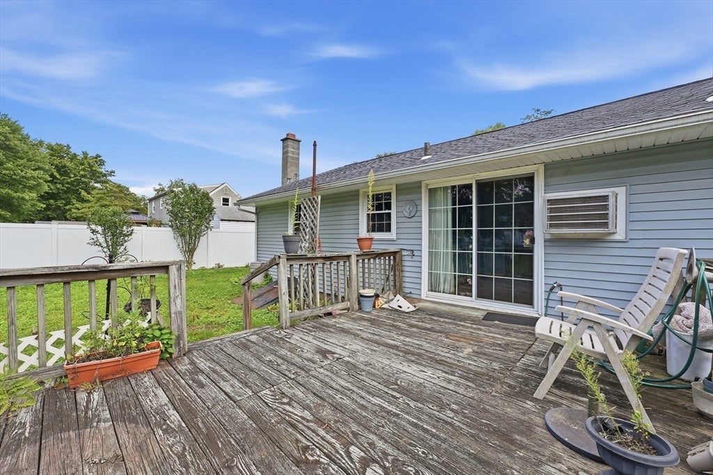 60 S West St, Agawam, MA Photo #7