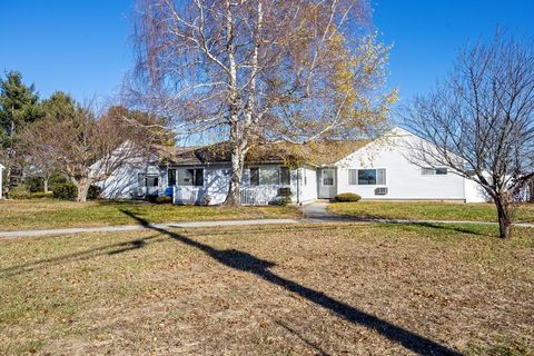 82 Mitchell Drive 82 Chicopee MA 01022