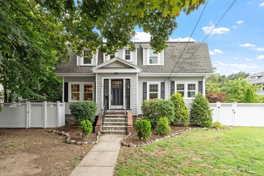 621 High St