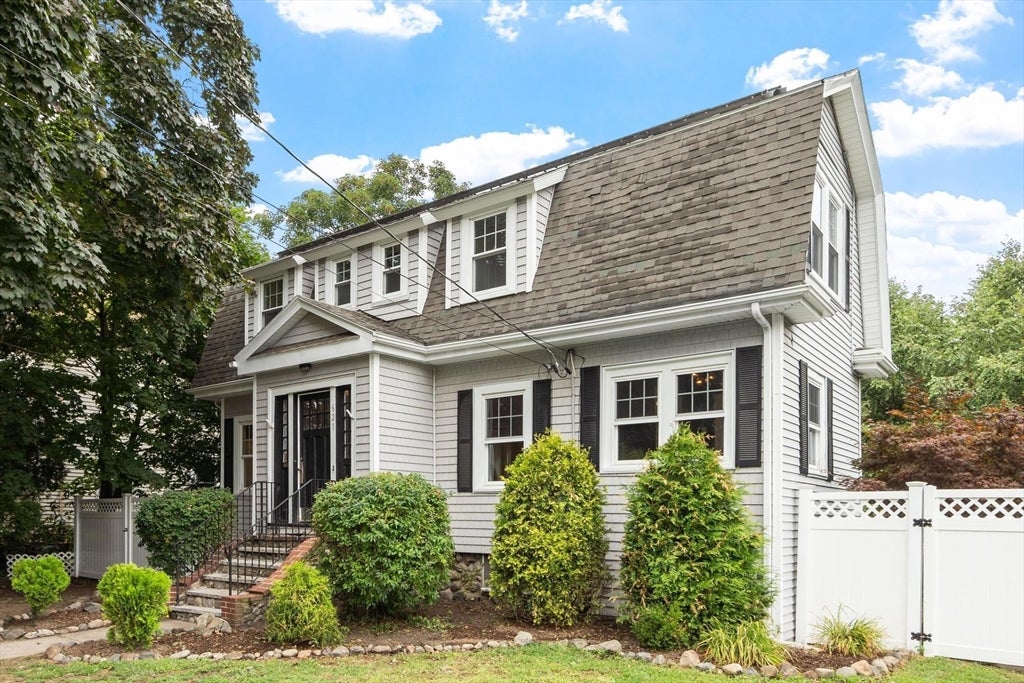 Photo of 621 High St, Medford, MA