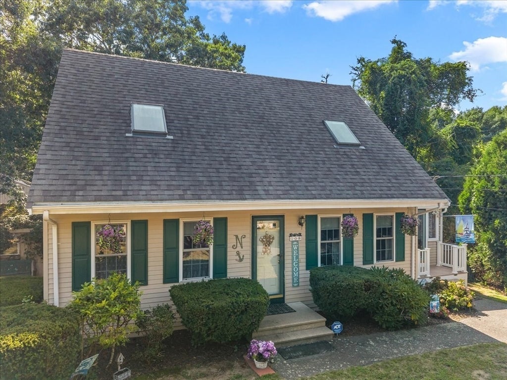 Photo of 108 Wareham Lake Shore Dr, Wareham, MA