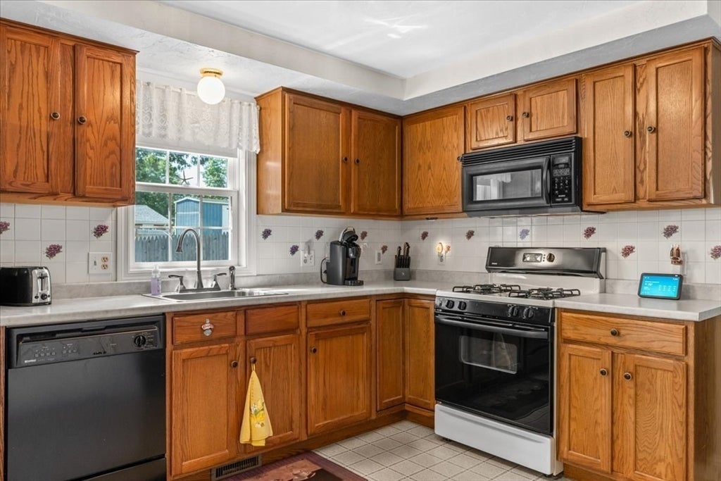 108 Wareham Lake Shore Dr, Wareham, MA, 108 Wareham Lake Shore Dr, Wareham, MA Photo #16