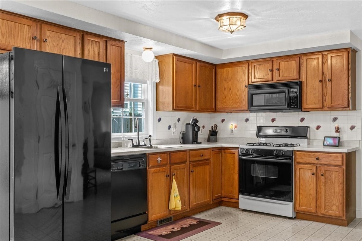 108 Wareham Lake Shore Dr, Wareham, MA, 108 Wareham Lake Shore Dr, Wareham, MA Photo #15