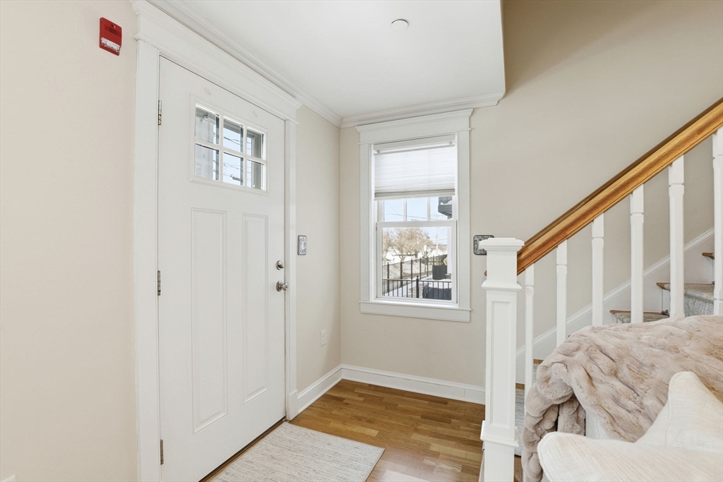 25 Howland St 2