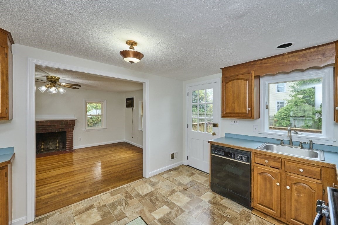 7 Lovett St, Salem, MA, 7 Lovett St, Salem, MA Photo #10
