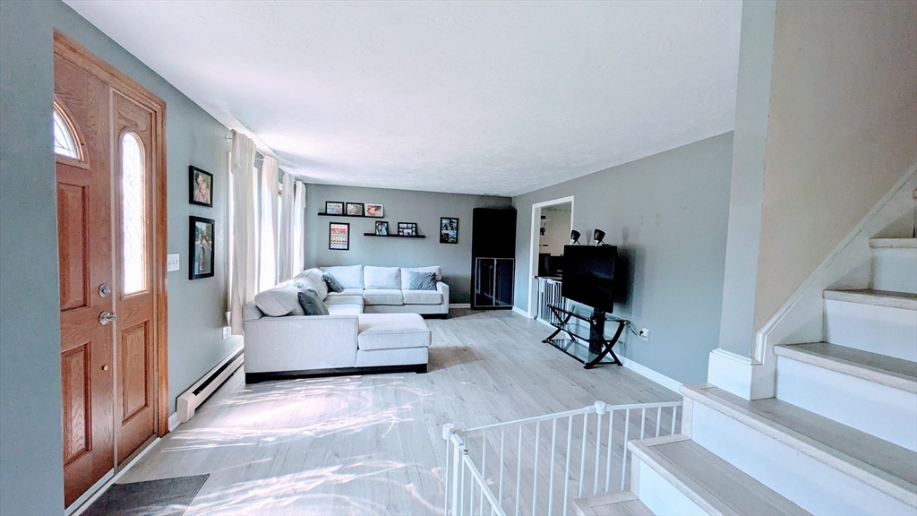 3 Evans Cir