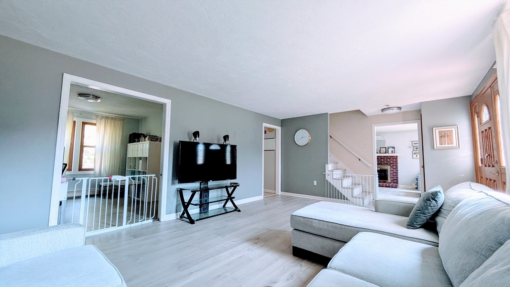3 Evans Cir