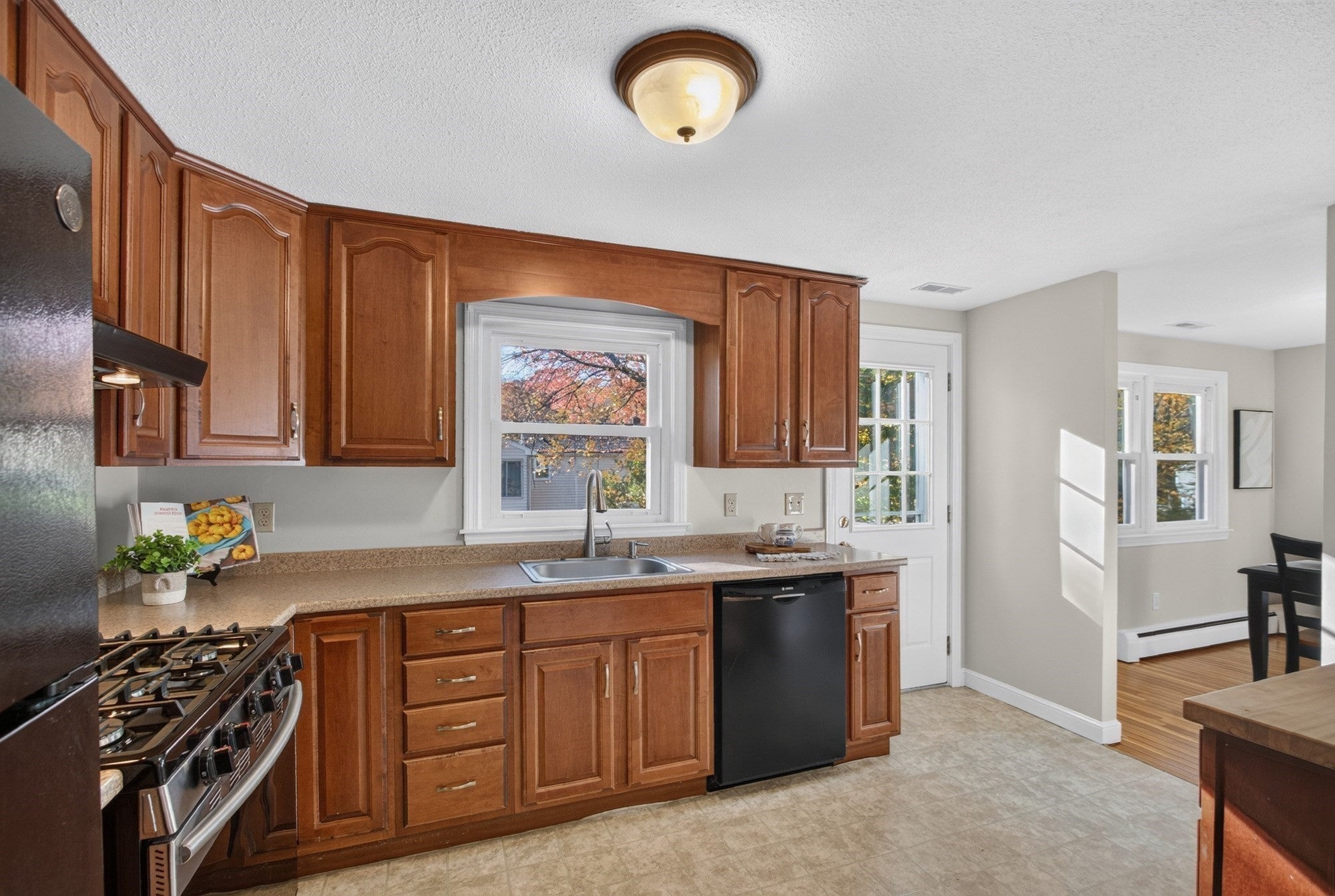 6 Brant Lane, Littleton, MA, 6 Brant Lane, Littleton, MA Photo #4