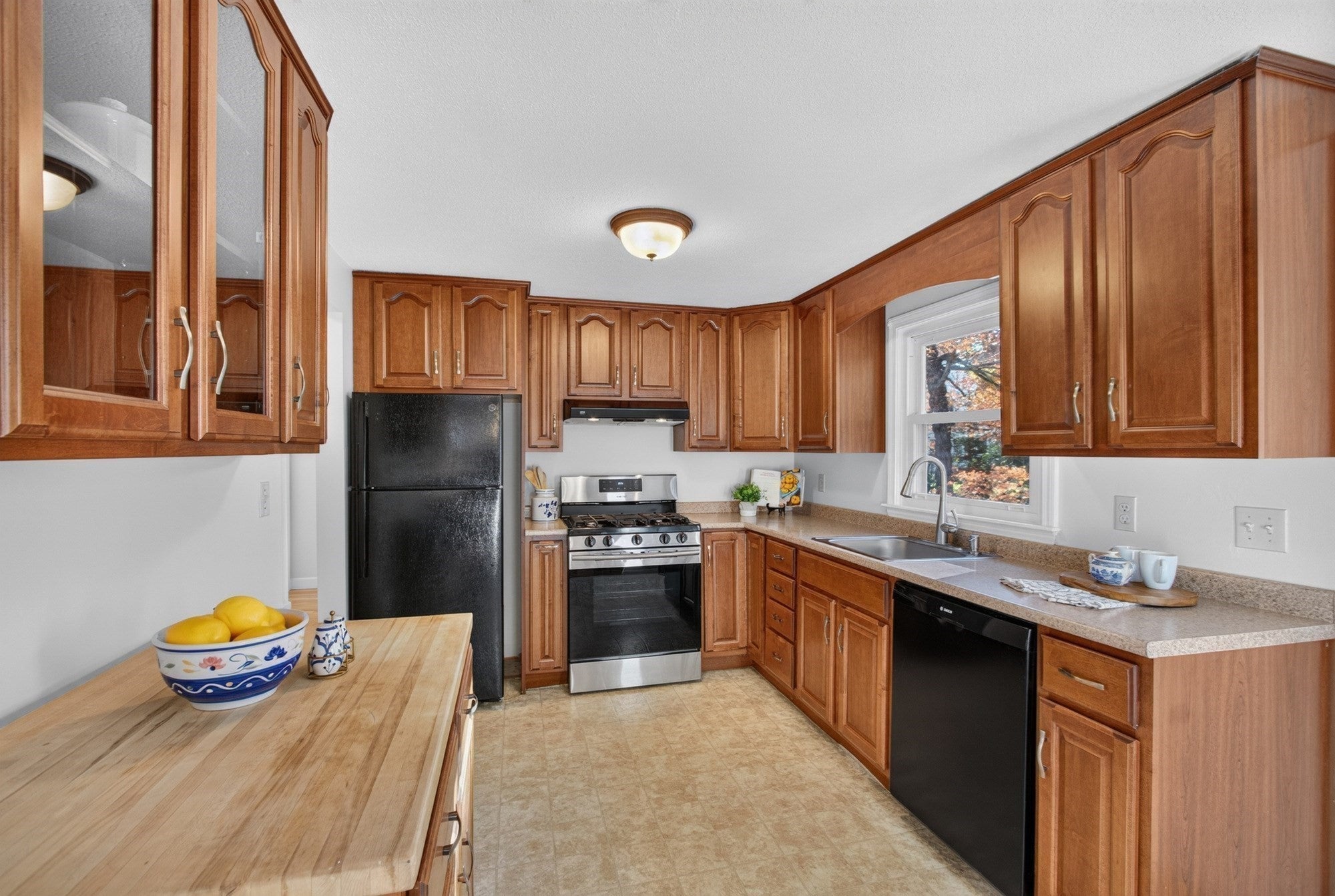 6 Brant Lane, Littleton, MA, 6 Brant Lane, Littleton, MA Photo #3