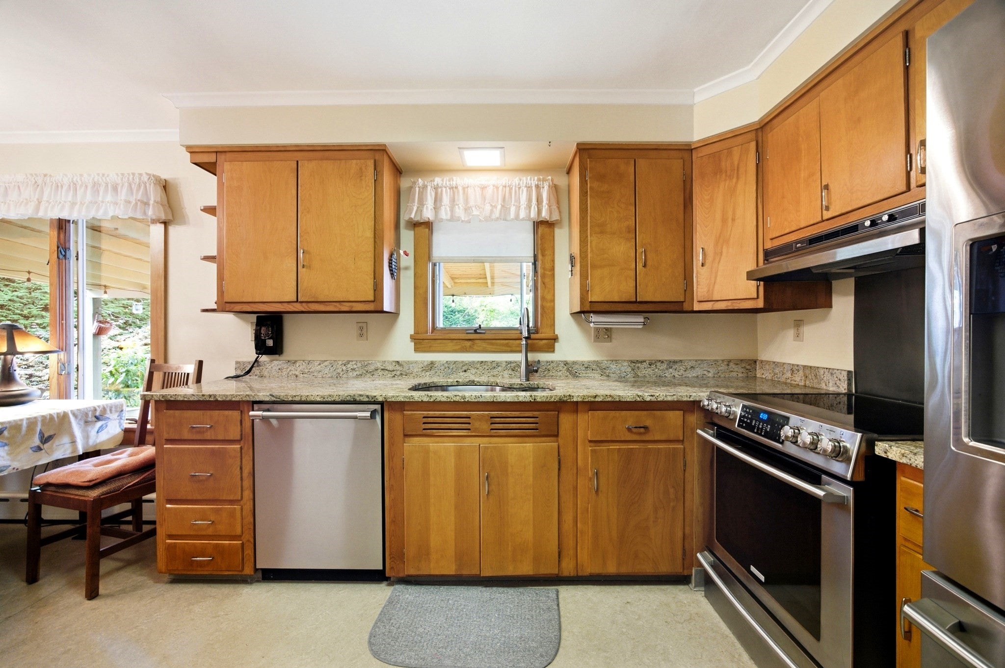 25 Saint Anthony St, Chicopee, MA, 25 Saint Anthony St, Chicopee, MA Photo #2