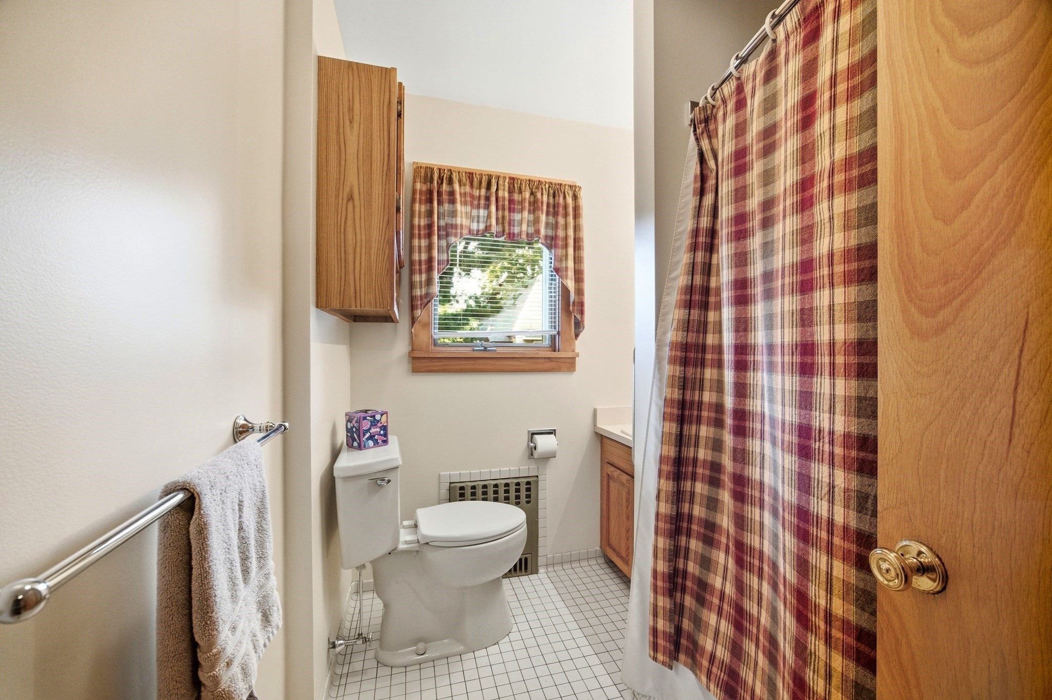 25 Saint Anthony St, Chicopee, MA, 25 Saint Anthony St, Chicopee, MA Photo #14