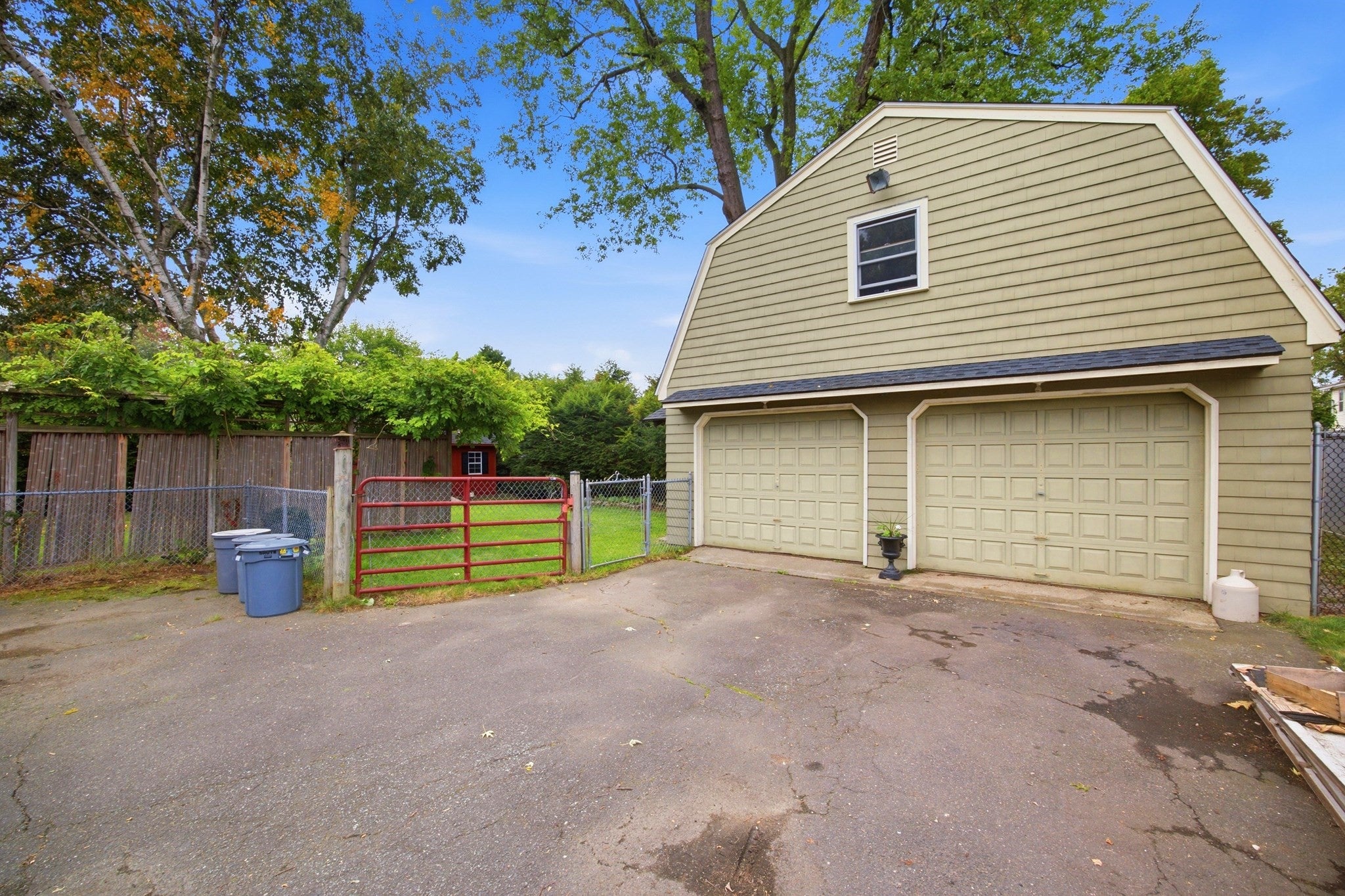 25 Saint Anthony St, Chicopee, MA, 25 Saint Anthony St, Chicopee, MA Photo #4