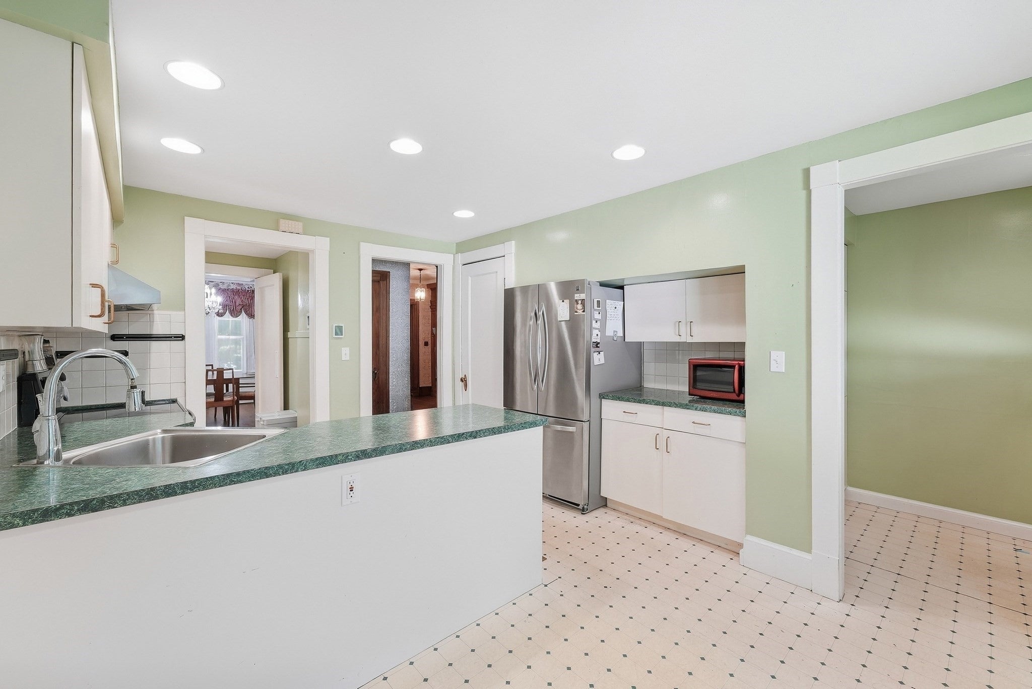 98 Bellevue Ave, Springfield, MA, 98 Bellevue Ave, Springfield, MA Photo #19